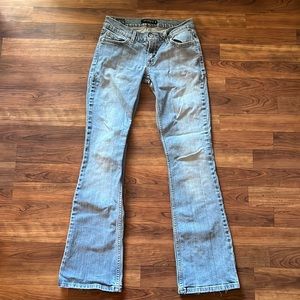 Low rise boot cut women’s Levi jeans size 4/Medium